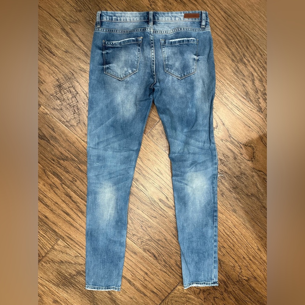 Blank NYC size 26 distressed skinny jeans - Picture 3 of 3